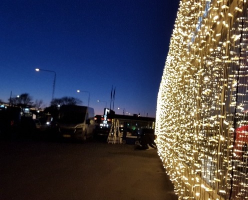 LED julelys på butikkerne skaber god julestemning